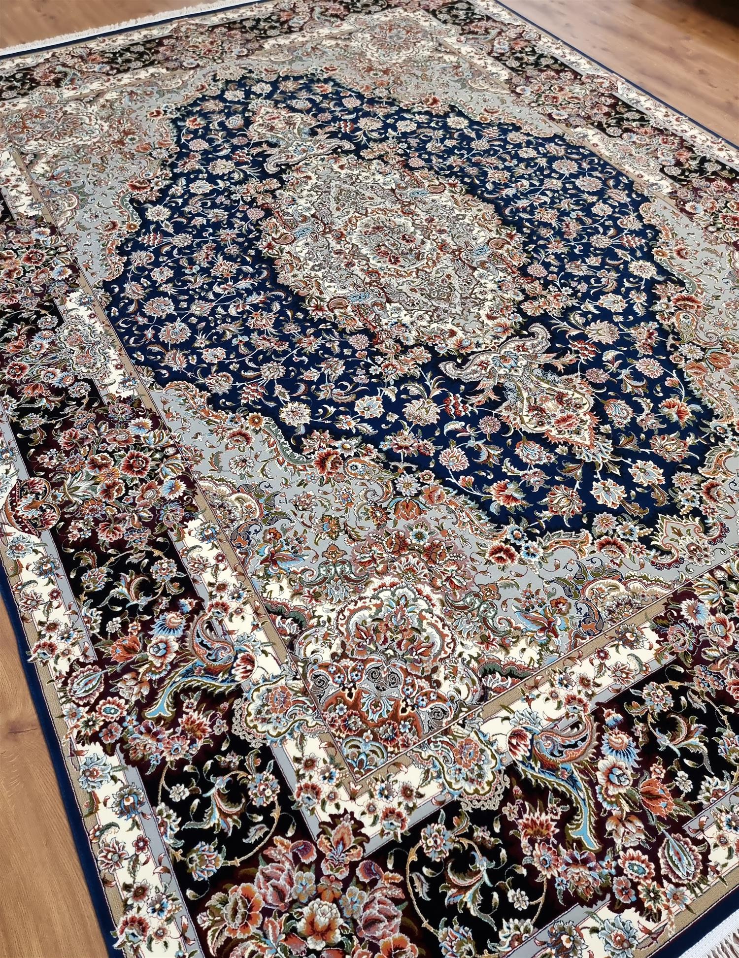 ایسان کاربنی